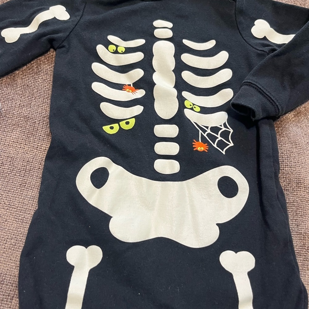 9 Month Baby Bundle: Plaid Shorts, Skeleton Onesie and Sea Life One Piece Set - Picture 4 of 9